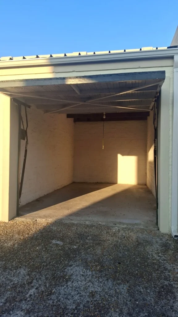 Secure single garage in Stellenbosch